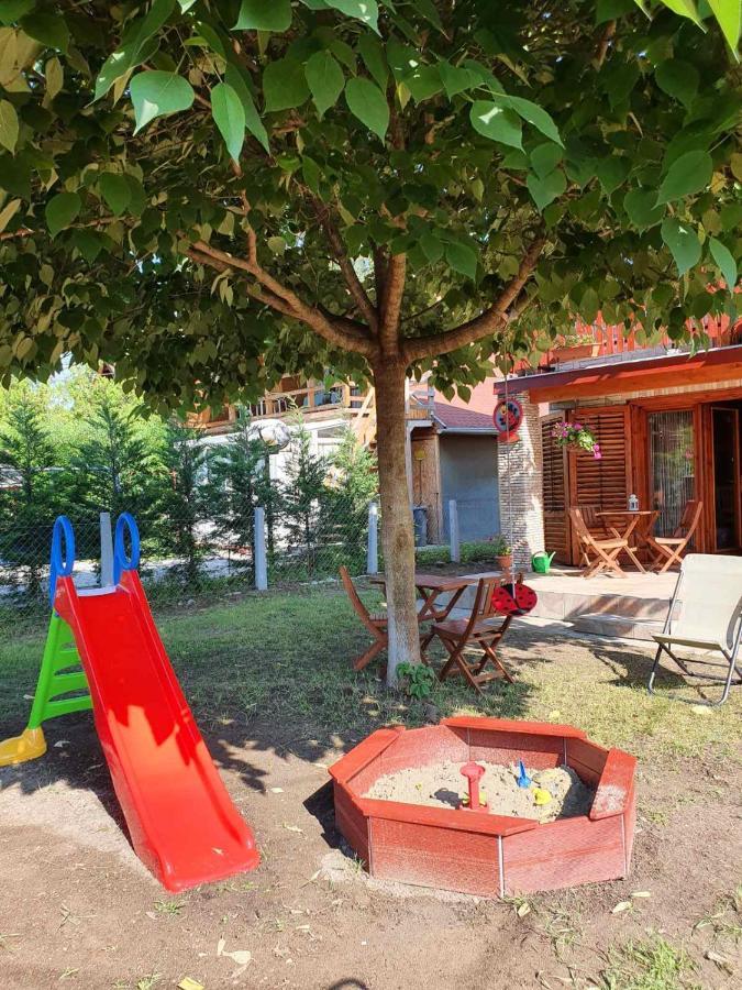 Villa Katica Nyaralo Tiszakécske Exterior foto
